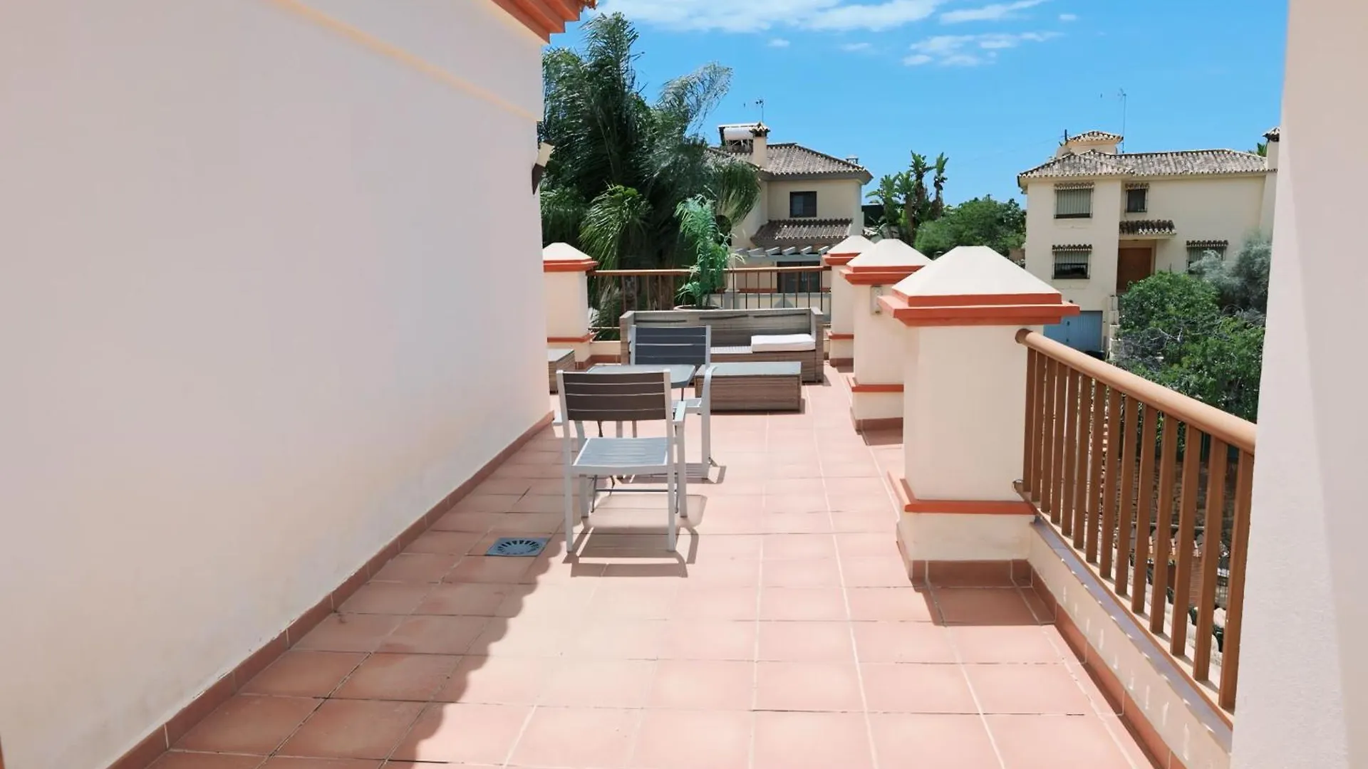 Holiday home Precioso Chalet - Piscina- Garaje Privado- Jardin Marbella
