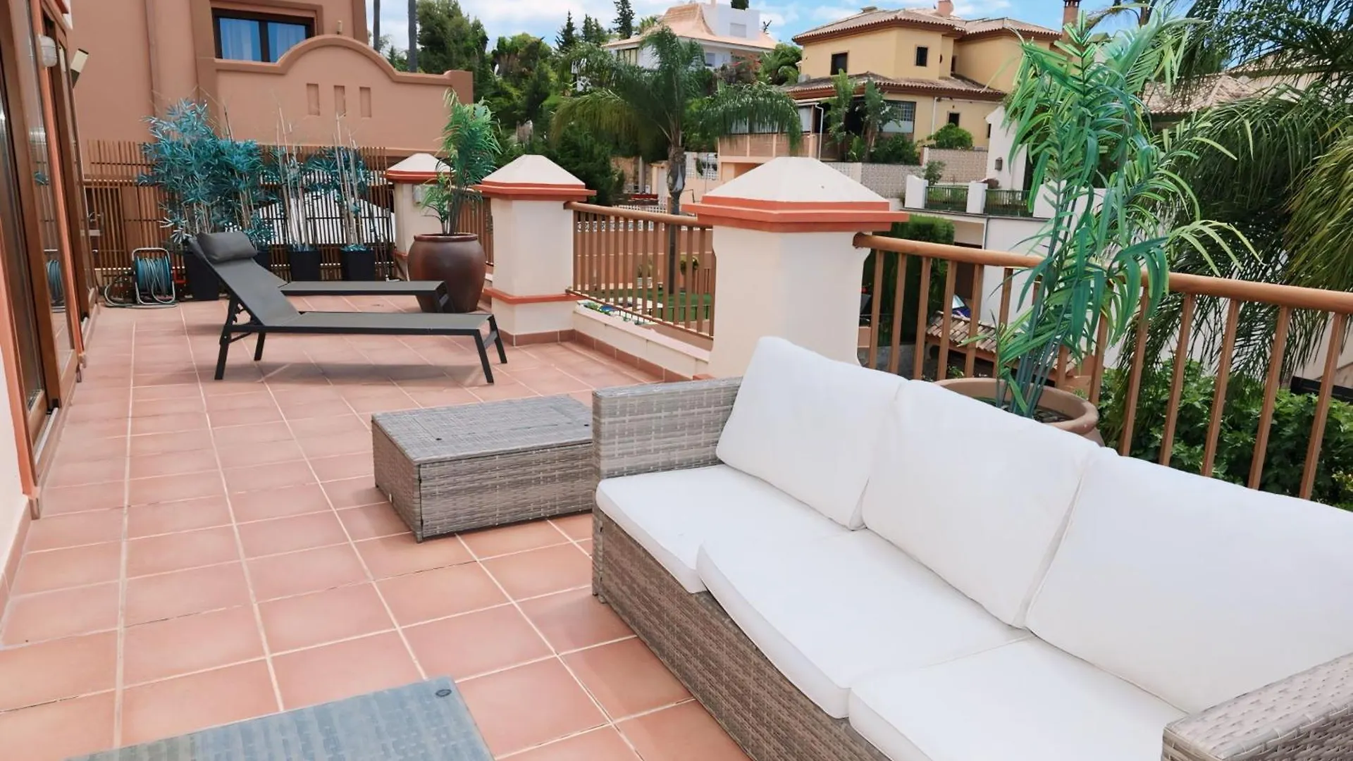 Holiday home Precioso Chalet - Piscina- Garaje Privado- Jardin Marbella