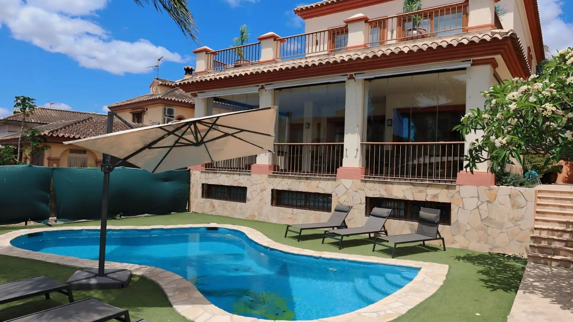 Precioso Chalet - Piscina- Garaje Privado- Jardin Marbella Holiday home
