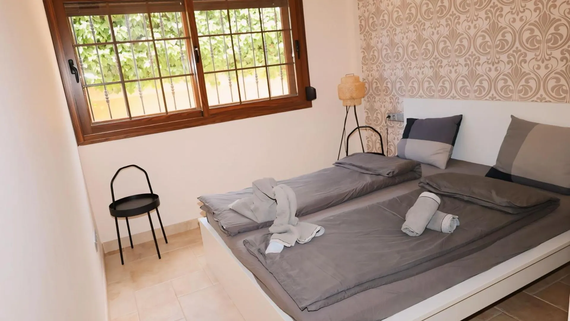 Precioso Chalet - Piscina- Garaje Privado- Jardin Marbella