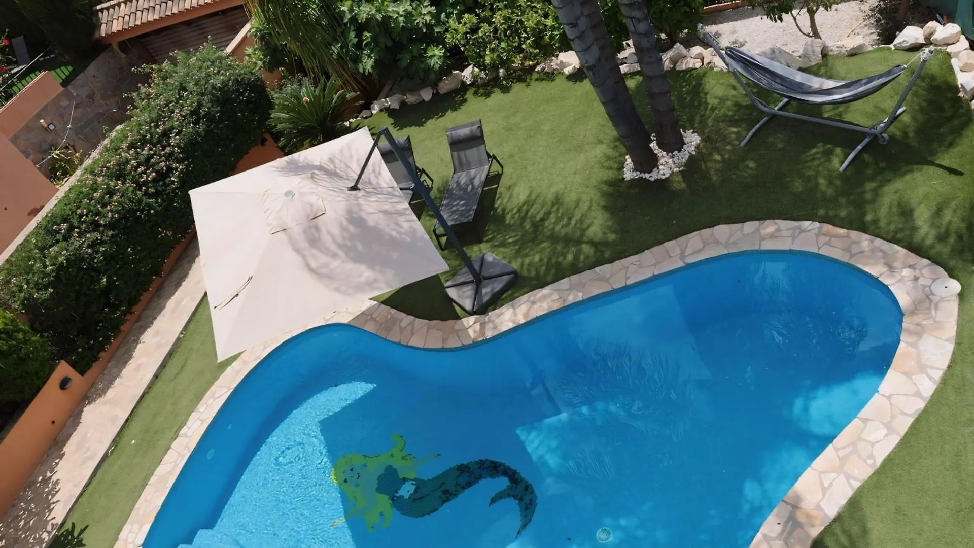 Precioso Chalet - Piscina- Garaje Privado- Jardin Marbella Spain