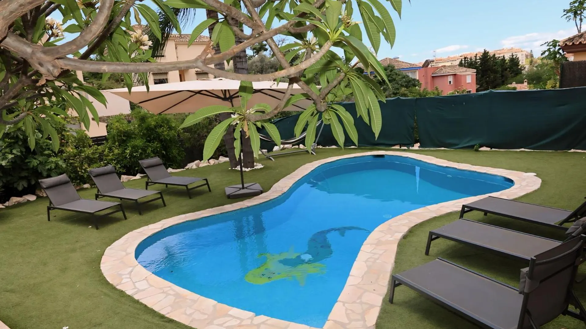 Precioso Chalet - Piscina- Garaje Privado- Jardin Marbella Holiday home