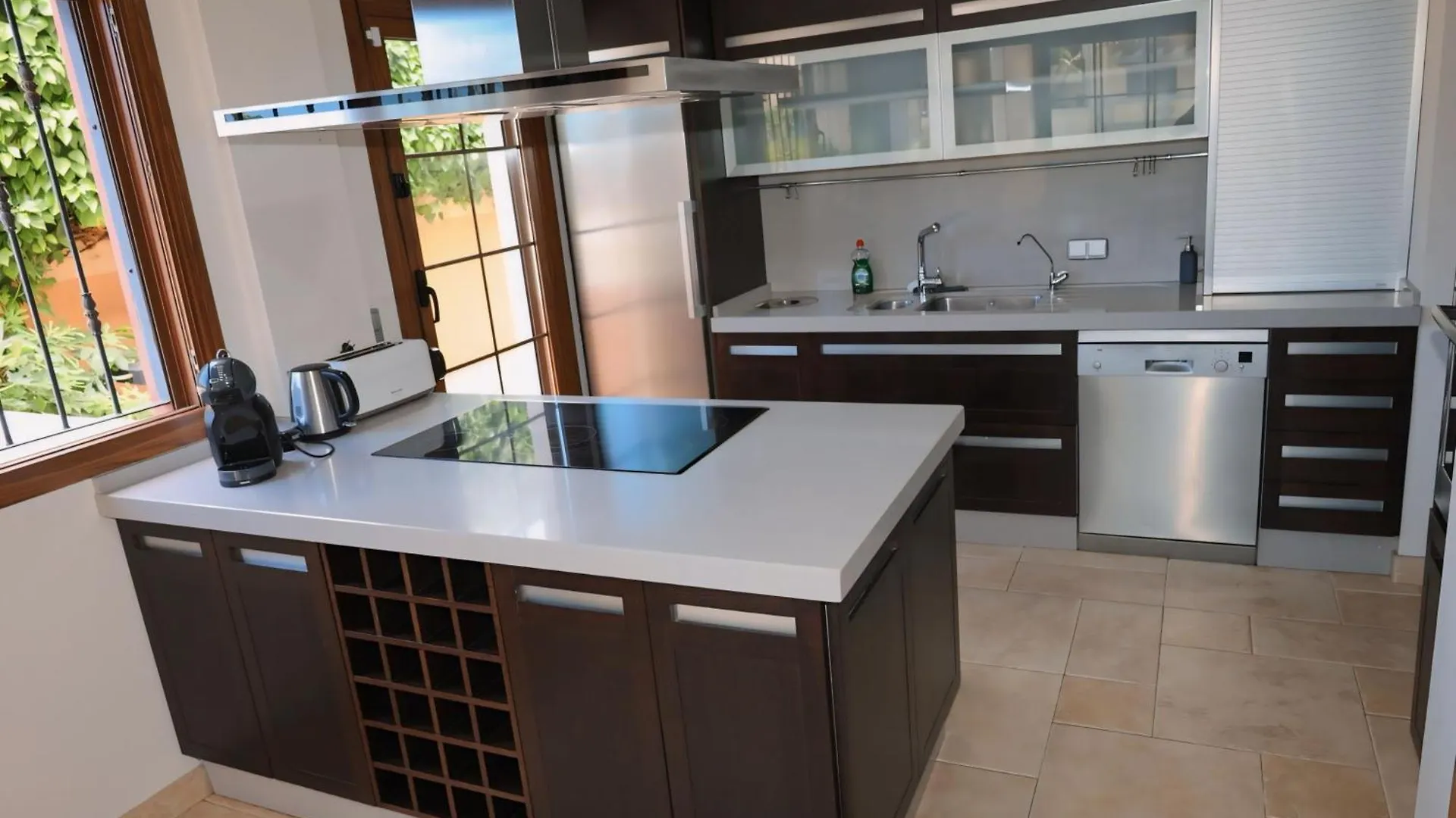 Precioso Chalet - Piscina- Garaje Privado- Jardin Marbella 0*,