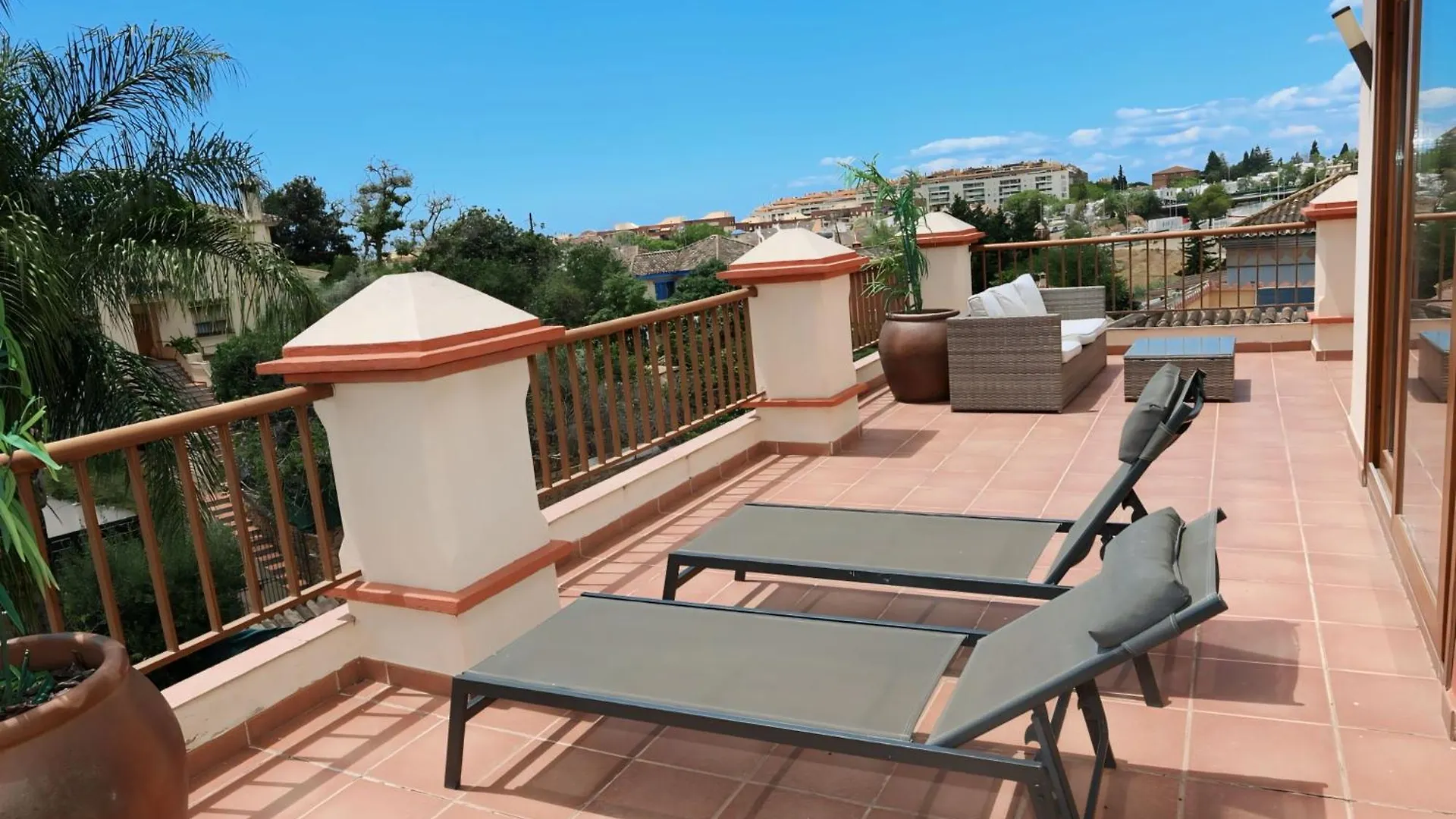 Holiday home Precioso Chalet - Piscina- Garaje Privado- Jardin Marbella