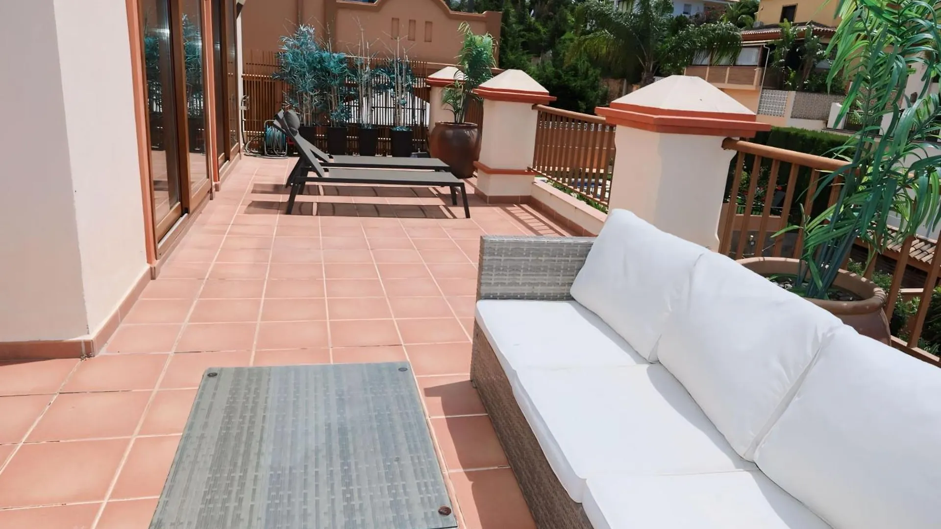 Precioso Chalet - Piscina- Garaje Privado- Jardin Marbella