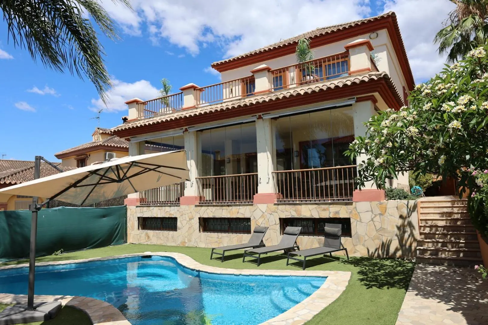 Precioso Chalet - Piscina- Garaje Privado- Jardin Marbella Holiday home
