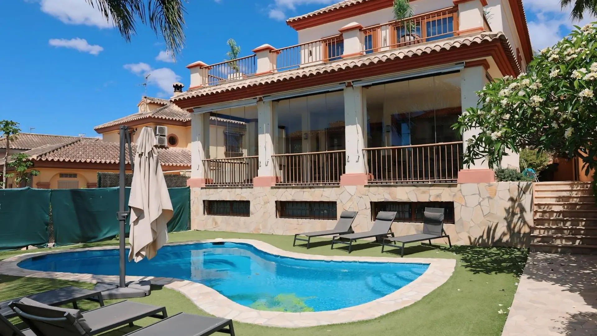 Precioso Chalet - Piscina- Garaje Privado- Jardin Marbella Holiday home