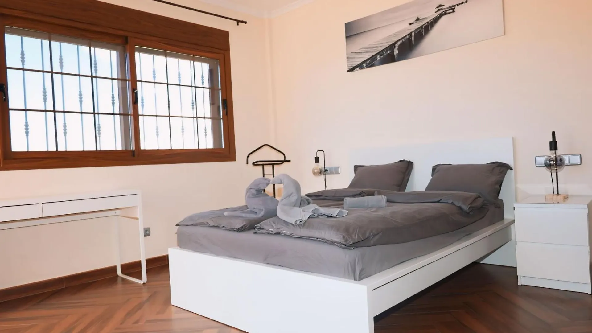 Precioso Chalet - Piscina- Garaje Privado- Jardin Marbella 0*,